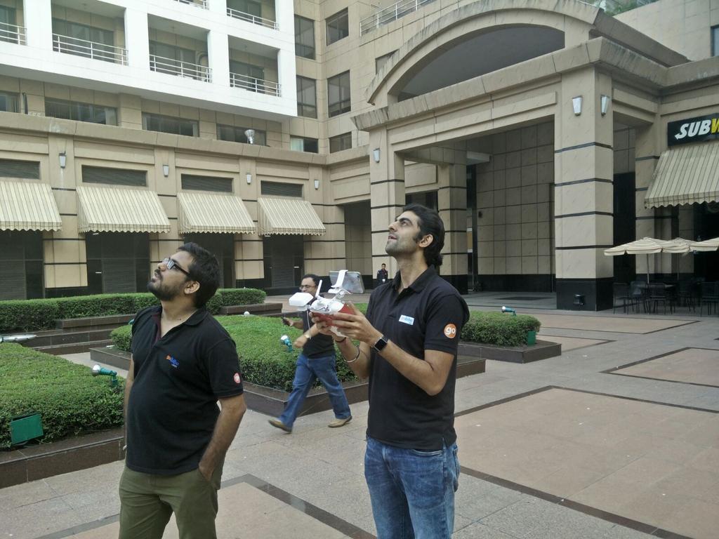 goibibo_tech's tweet image. Yup. We handle flights really well. #godrone #gocode #goibibo