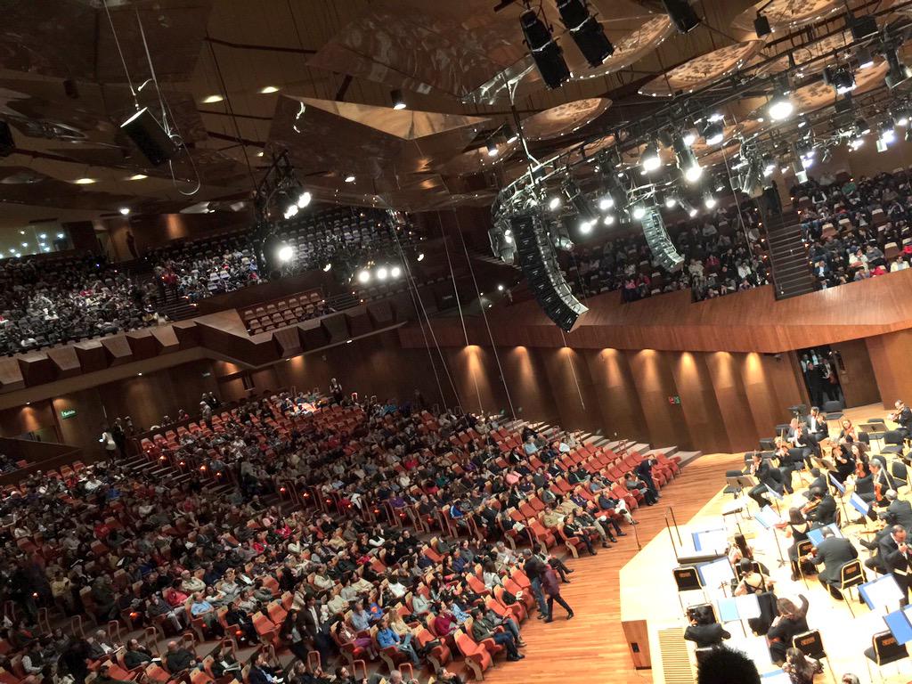 Aharone's tweet photo. #MiStatus ❤️ Dvorák ❤️ Beethoven http://t.co/VaWkGMNK0y