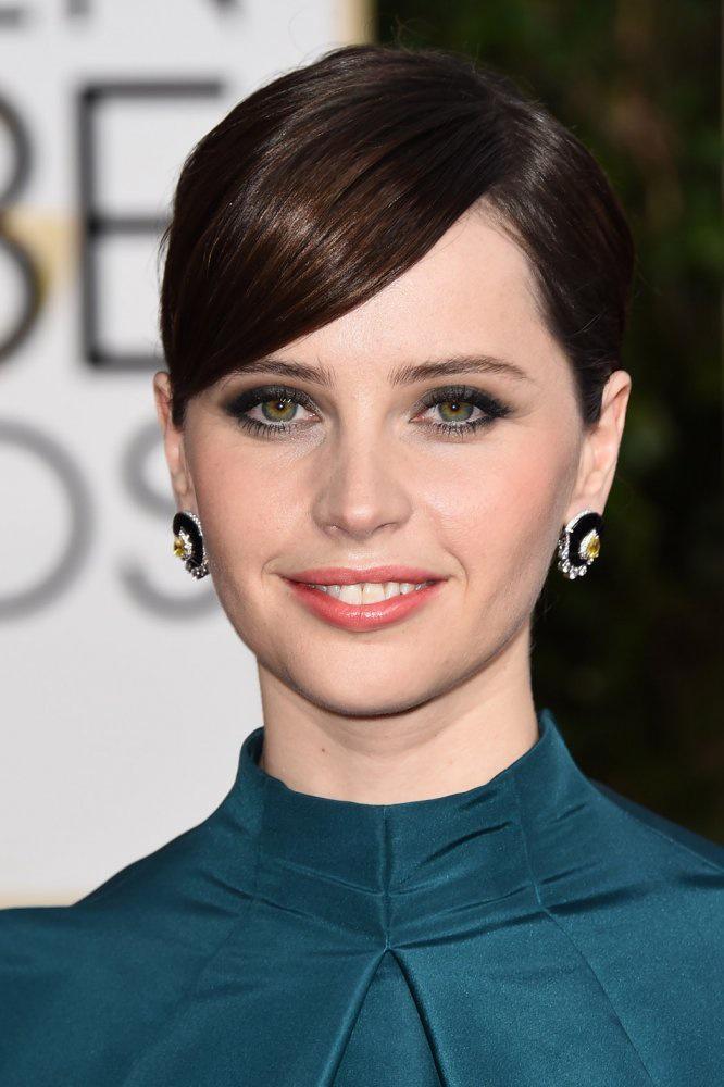 Happy 32nd Birthday Felicity Jones!! 