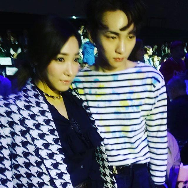 [PIC][18-10-2015]Tiffany tham dự "HERA SEOUL FASHION WEEK S/S 2016 'PUSH BUTTON'" vào trưa nay - Page 2 CRklSweUEAA71Ze