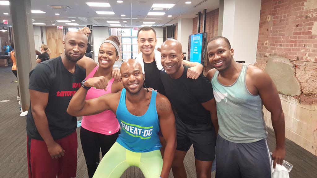 DCFashionFool's tweet photo. Exercise w/@CoachGFit's #SweatDC class was killer but bonus was w/ the cast of @BeautifulOnBway cast! #fitness http://t.co/GamfMxuPN8