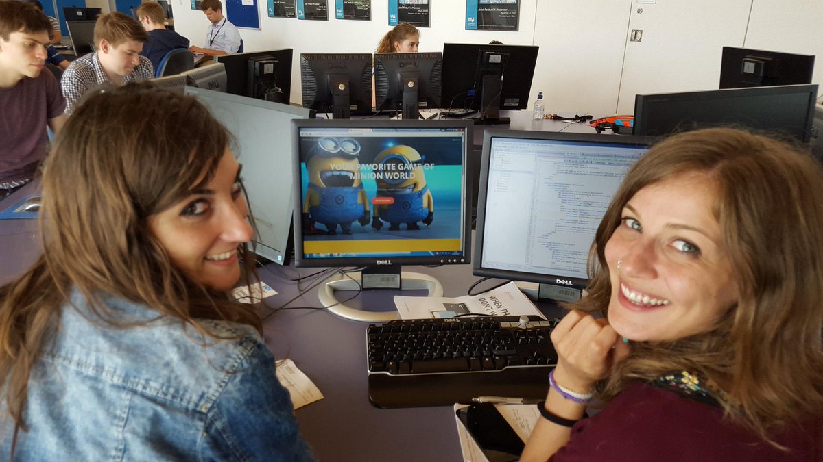 fmdigitale's tweet image. #MFR15 oggi ancora #coding a @MakerFaireRome con Ozobot @cambridgecoding @CodeWeekEU #codeweek2015 @eskills4jobs