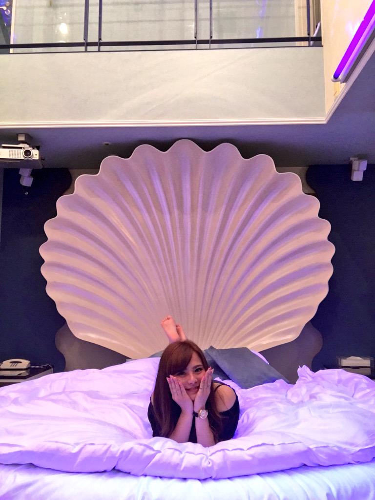 きゃなみ 1日目のホテルはなんと ウィンベルマジック あのアリエルの部屋に泊まってきたよヽ ノ電気とかも貝殻で可愛かったし もう全てが素敵すぎて 大感動 有督連れてってくれてありがとうヽ ノ Http T Co Oxwigm7ngl きゃなみ 1日目のホテルはなんと ウィンベルマジック あのアリエルの部屋に泊まってきたよヽ ノ電気とかも貝殻で可愛かったし もう全てが素敵すぎて 大感動 有督連れてってくれてありがとうヽ ノ Http T Co Oxwigm7ngl