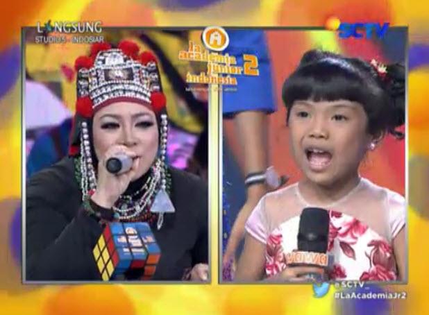 Komentar Bunda <a href="/melly_goeslaw/">melly goeslaw</a> buat Wawa adalah lebih mengusai teknik menyanyi. #LaAcademiaJr2