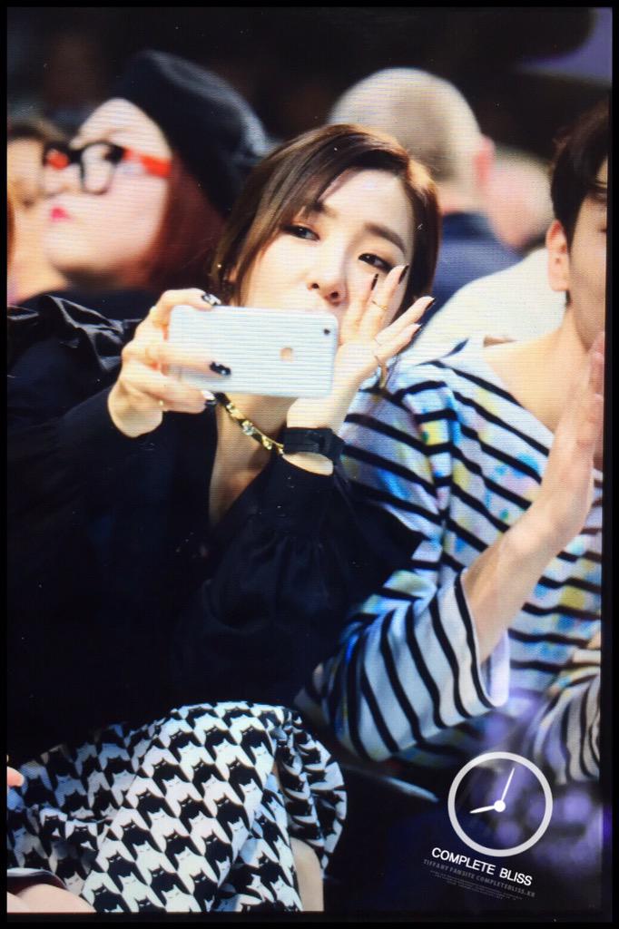 [PIC][18-10-2015]Tiffany tham dự "HERA SEOUL FASHION WEEK S/S 2016 'PUSH BUTTON'" vào trưa nay CRlFszXVAAA0lVI