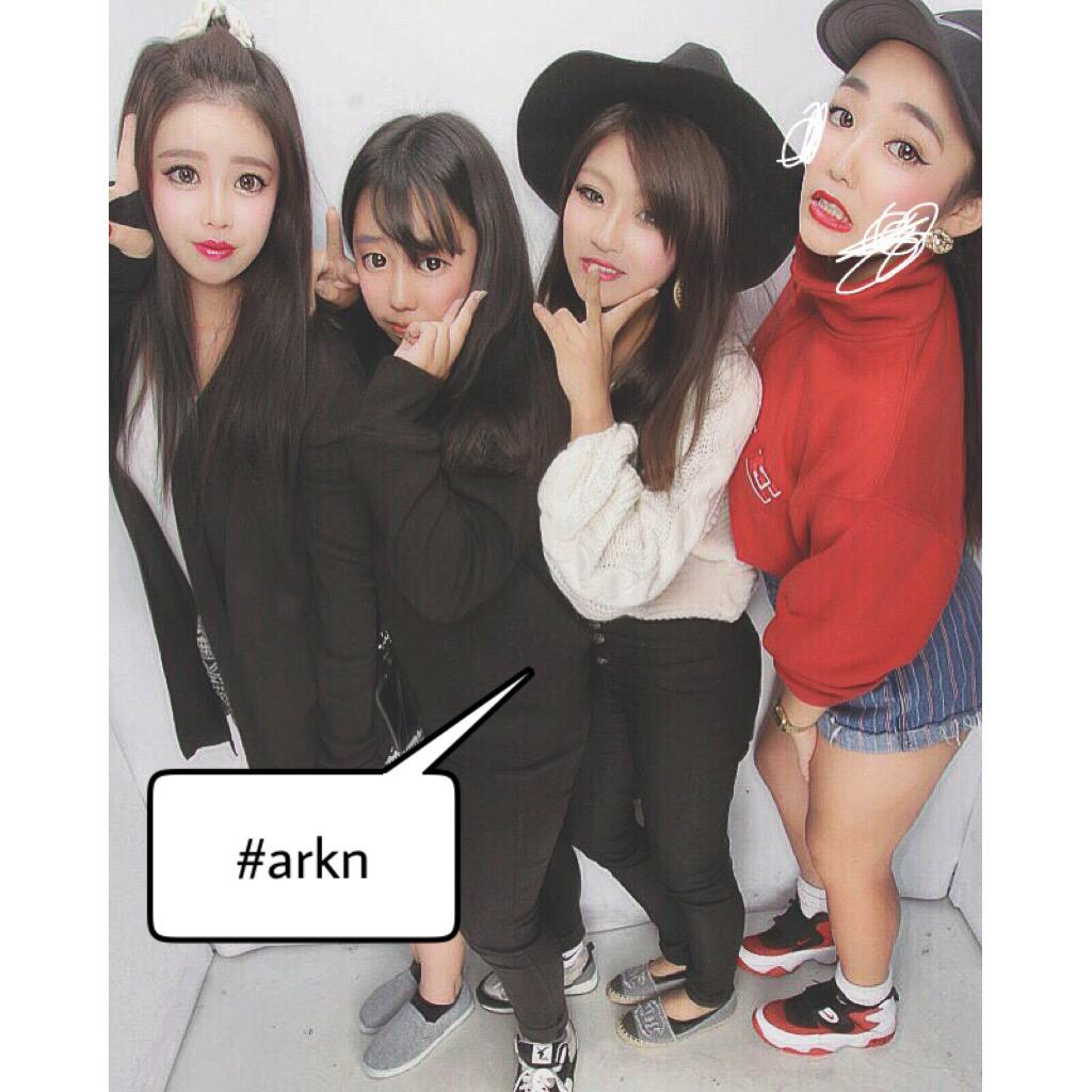_sn1997s_'s tweet photo. ミナミ with 歩キン✊🏾🍻‼️
歩き回って疲れたけど何より笑い死んだ🙌🏾🙌🏾
服より晩御飯代しか高かったけど、美味しかったし問題なーし😪🎶
しょーみ近々オールで語りたいに1票やで🙋🏽キモいけどらぶすぎ🙋🏽 http://t.co/Ry82aZWZa6