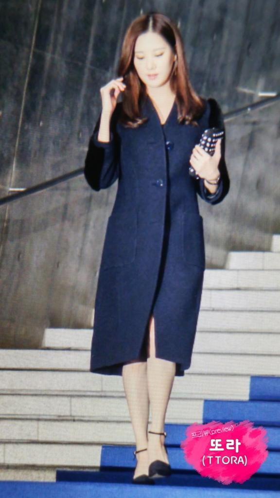 [PIC][18-10-2015]SeoHyun tham dự "HERA SEOUL FASHION WEEK S/S 2016 'ANDY&DEBB'" vào chiều nay CRleF9lUAAAtEQY