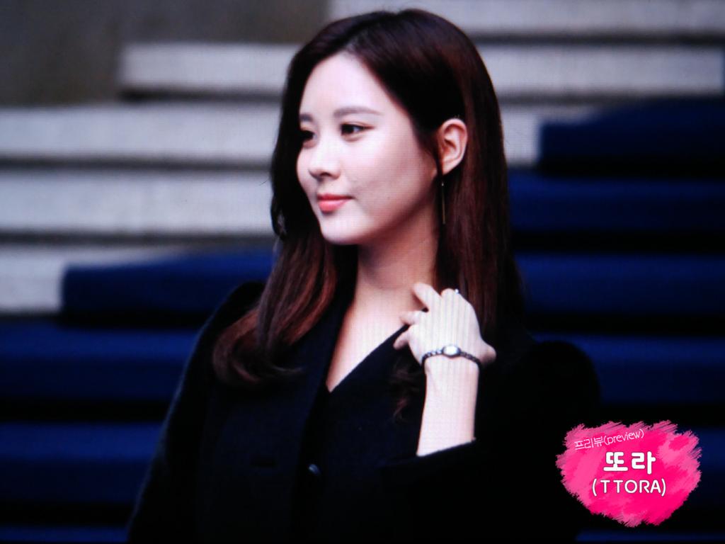 [PIC][18-10-2015]SeoHyun tham dự "HERA SEOUL FASHION WEEK S/S 2016 'ANDY&DEBB'" vào chiều nay CRleFOmU8AEwagM