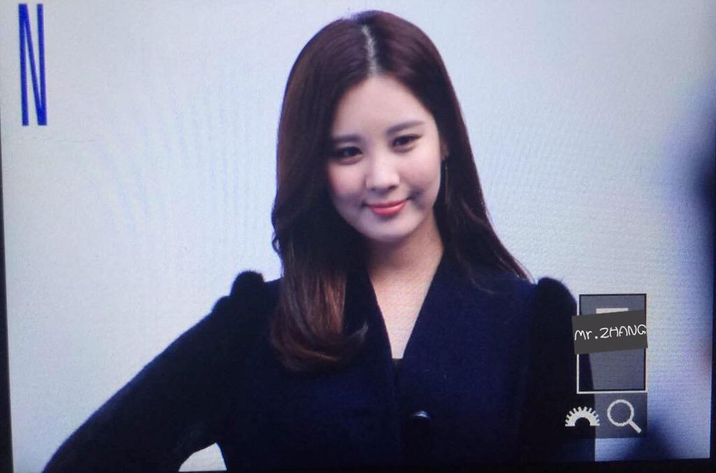 [PIC][18-10-2015]SeoHyun tham dự "HERA SEOUL FASHION WEEK S/S 2016 'ANDY&DEBB'" vào chiều nay CRlnz9nUcAAshXs