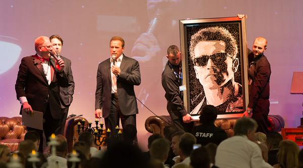 WhatsOnBrum's tweet photo. #WIN! 2 dinner tickets to An Experience with Arnold Schwarzenegger in #Birmingham RT! Enter: http://t.co/2LekNbyuW2 http://t.co/MYIZKTuJsK