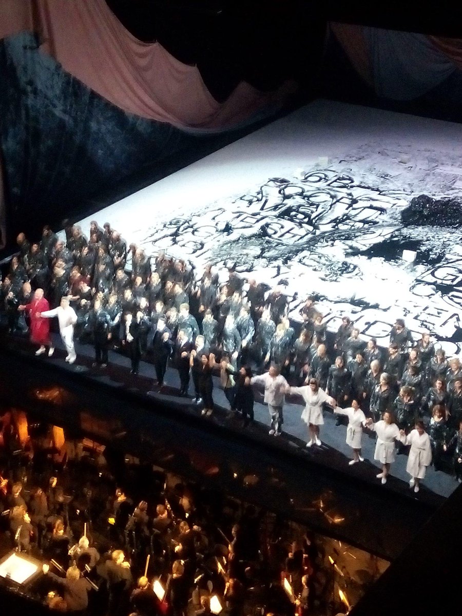 Superbe #Castellucci à l'@operadeparis ! Très belle mise en scène et un livret très riche ! #MosesUndAron