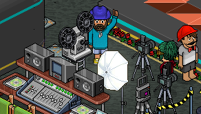 cribius's tweet photo. Sul set di un film... o no?! #HTStaff #battito #comingsoon http://t.co/HRtWnI8zRA