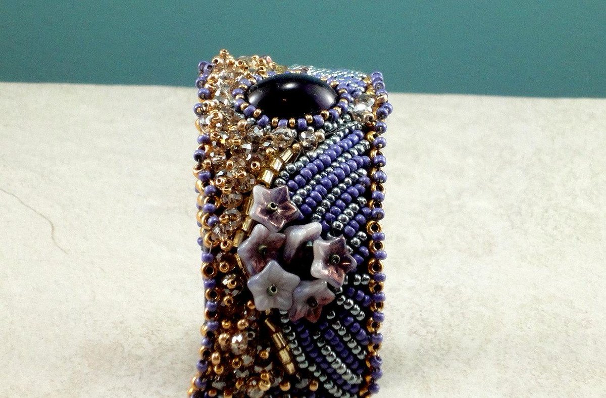 DesignedbyVal's tweet photo. Amethyst Cuff Bracelet, Bead Embroidery https://t.co/ha8tDRABjO #jewelryonetsy #AdjustableCuff http://t.co/dN71vP1IED