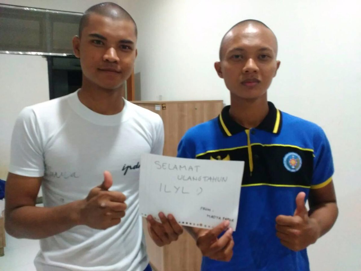 ilyllily's tweet image. Hehe salah satu wewenang senior
Atigatou Gozaimasu 👮😊🇰🇷