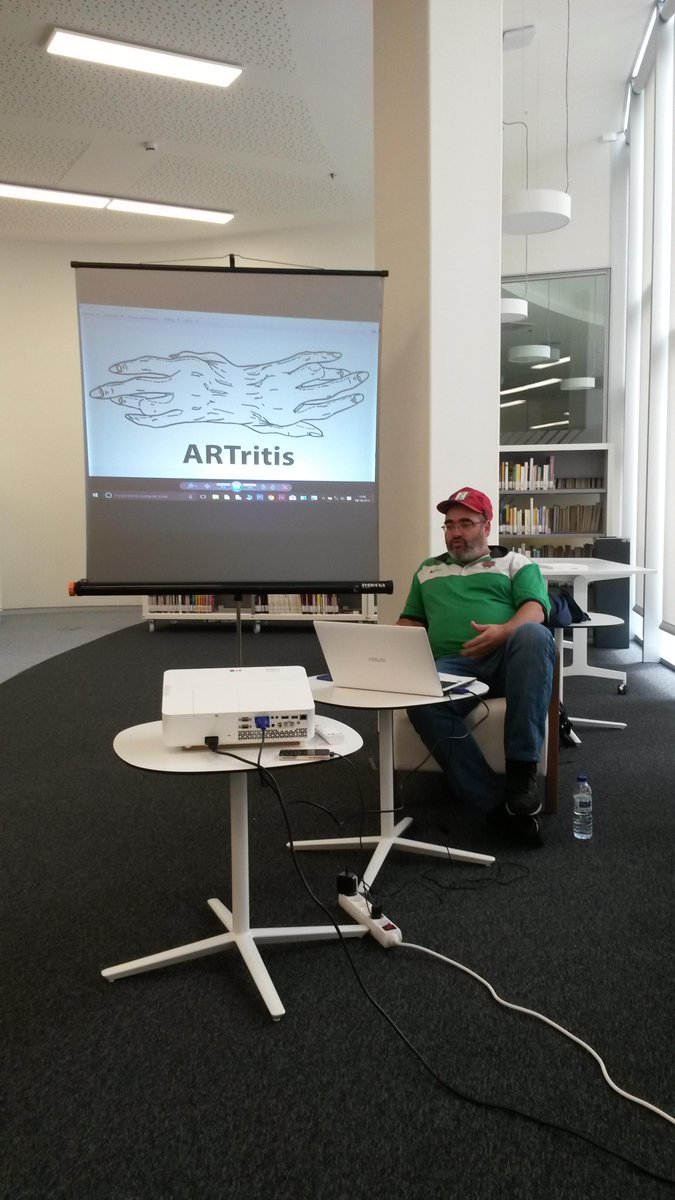 irunfactory's tweet photo. @JUDASARRIETA #ARTritis hitzaldiarekin hasiko gara #IrunKontenporanea "artista izatea gaixotasun moduko bat da" http://t.co/lR4q2owyyl
