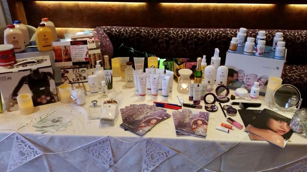SSNature's tweet image. Come along and take a look at our fabulous products at the beautiful @bartongrangehtl wedding fayre. Now until 4pm.