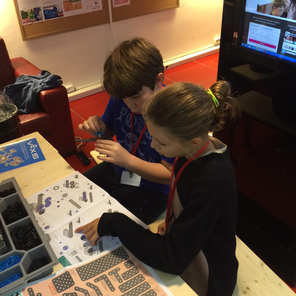 RobotBilim's tweet image. Atomları ve Bitleri programlıyoruz. #RobotBilim #BilmekYapmaktır @MakerCocuk