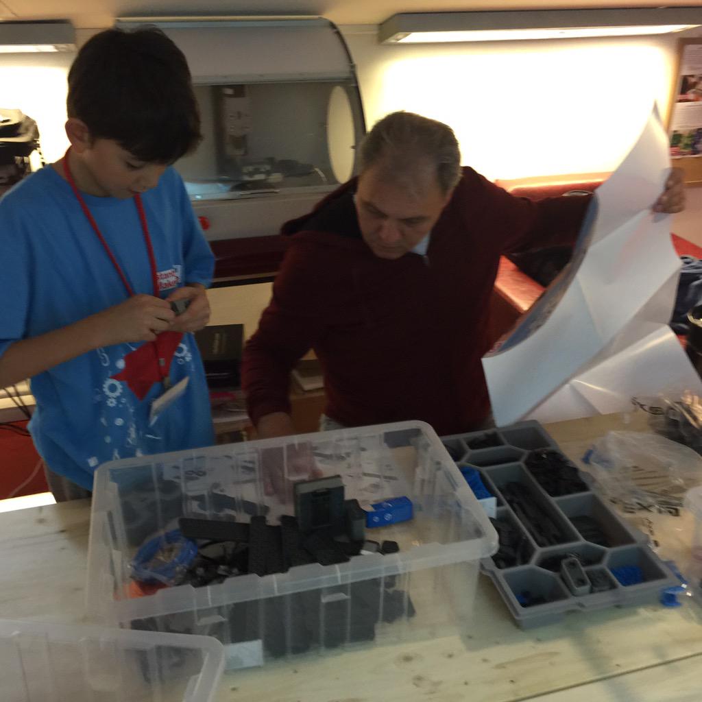 RobotBilim's tweet image. Atomları ve Bitleri programlıyoruz. #RobotBilim #BilmekYapmaktır @MakerCocuk