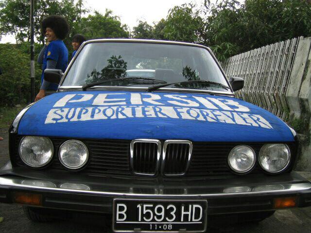 Suatu hari sbelum brkt ka <a href="/stdsiliwangi/">stadionsiliwangi.com</a> di sekitar taun 2003, mobil aing plat B, aing #Persib