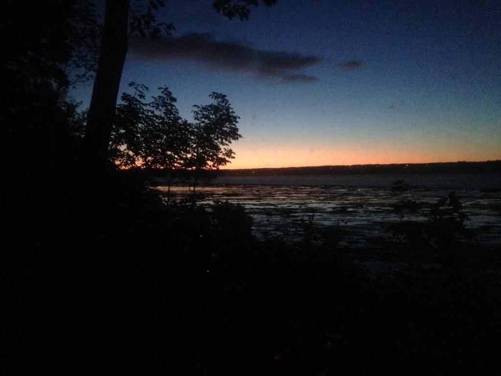 beaul00's tweet photo. Mornings like these are the best! #nofilter @christianabb #wakeupearly #SundayMorning http://t.co/LnGgSc4dq9