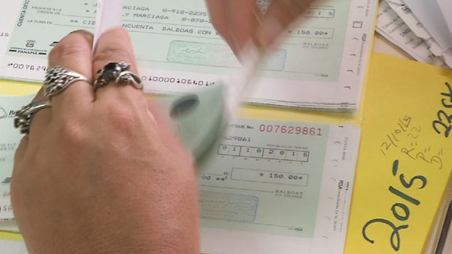 EmigrarFacil's tweet photo. Panamá: En 2016 pagarán la beca universal a través de tarjetas http://t.co/8bxrJsfL0z http://t.co/LNbtIQlS1q