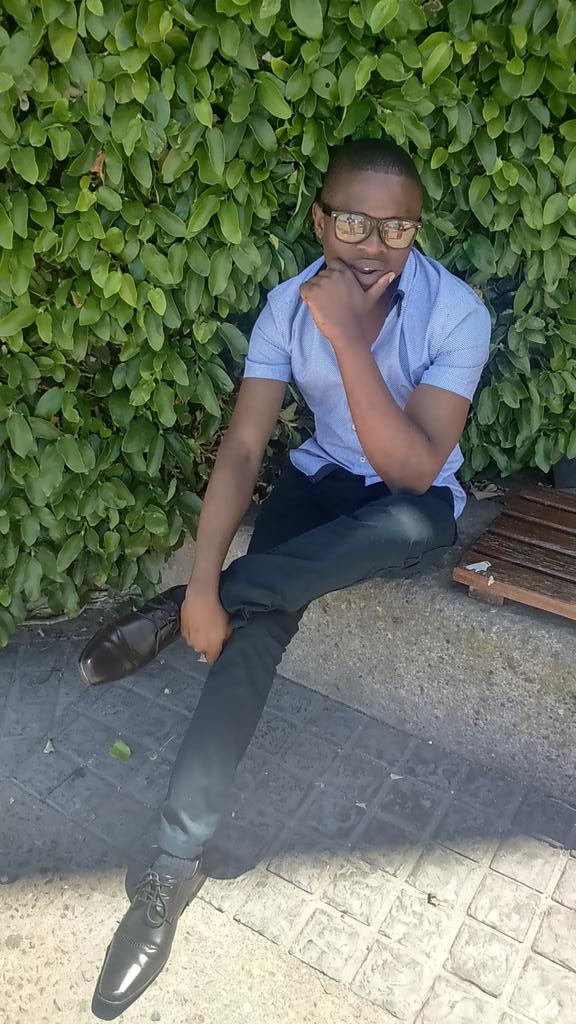 PuseletsoRepeto's tweet image. Sunday chillers at water front