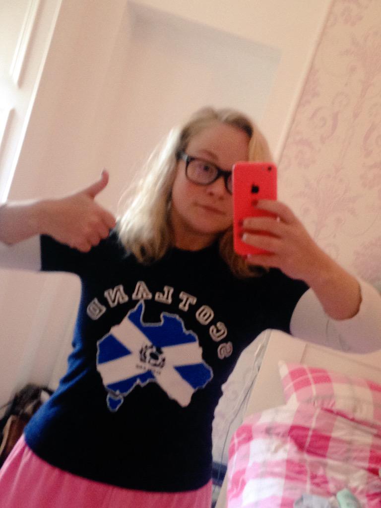 kajackson6's tweet photo. Bought this top at murrayfield approx 15yrs ago for Scotland v Aus! #aussieborn #scotlandraised #winwin http://t.co/iGRTwwUfmQ
