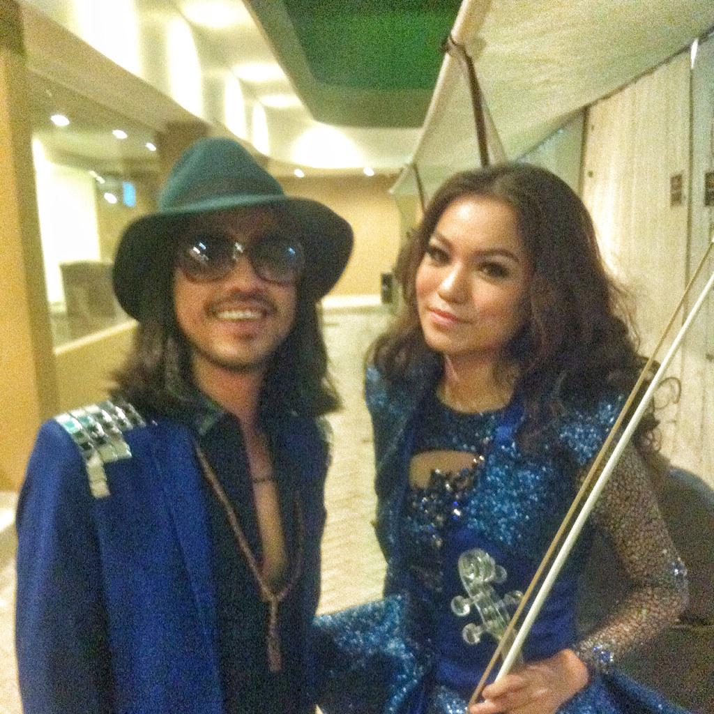 Kicau138's tweet photo. Dukungg RT @JtPap: Support kami @ariyowahab &amp; @YustinArlette cukup tweet sekarang : #theremix_soulmax #TheRemixNet http://t.co/xOiA3mE0sL