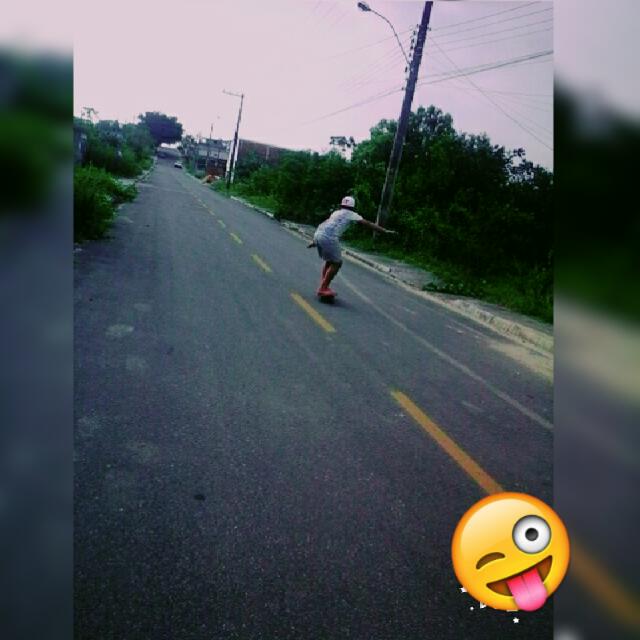 scribd_lovatic's tweet image. Skate e arte cair faz parte 😉