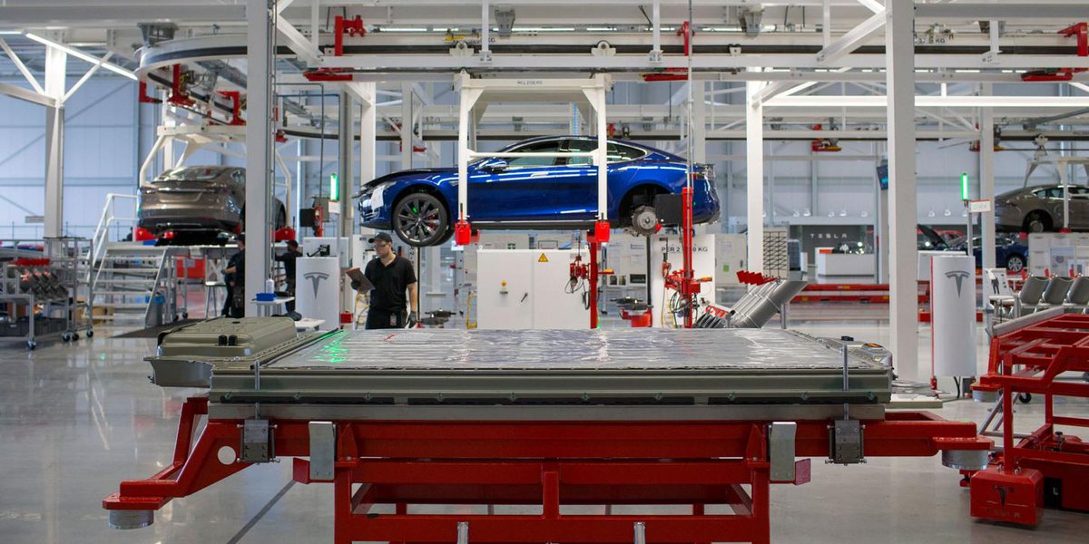 business's tweet image. Check out Tesla's new European factory apple.news/AmZH4lKsYSSiHe…