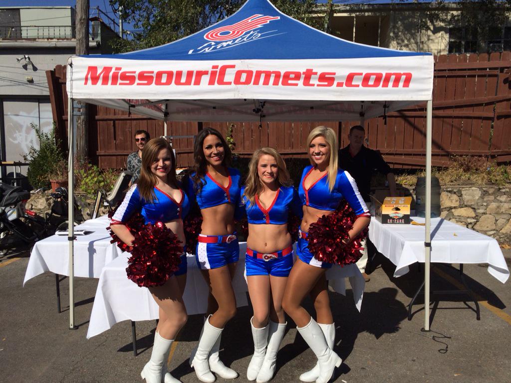 The_GalaxyGirls's tweet photo. The @CometsMASL and @The_GalaxyGirls are at "Kickin it with the Kitties" benefiting Another Chance Rescue http://t.co/gK5frfutVX