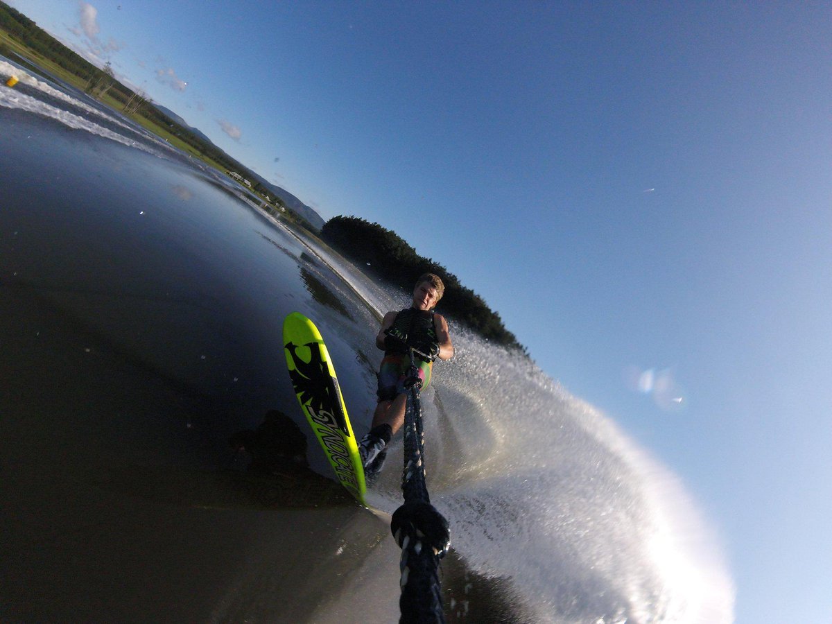 skitrav's tweet image. Happy Sunday everyone.  Hope everyone had a good weekend!  @HOSports @GoPro #gopro #hoskis