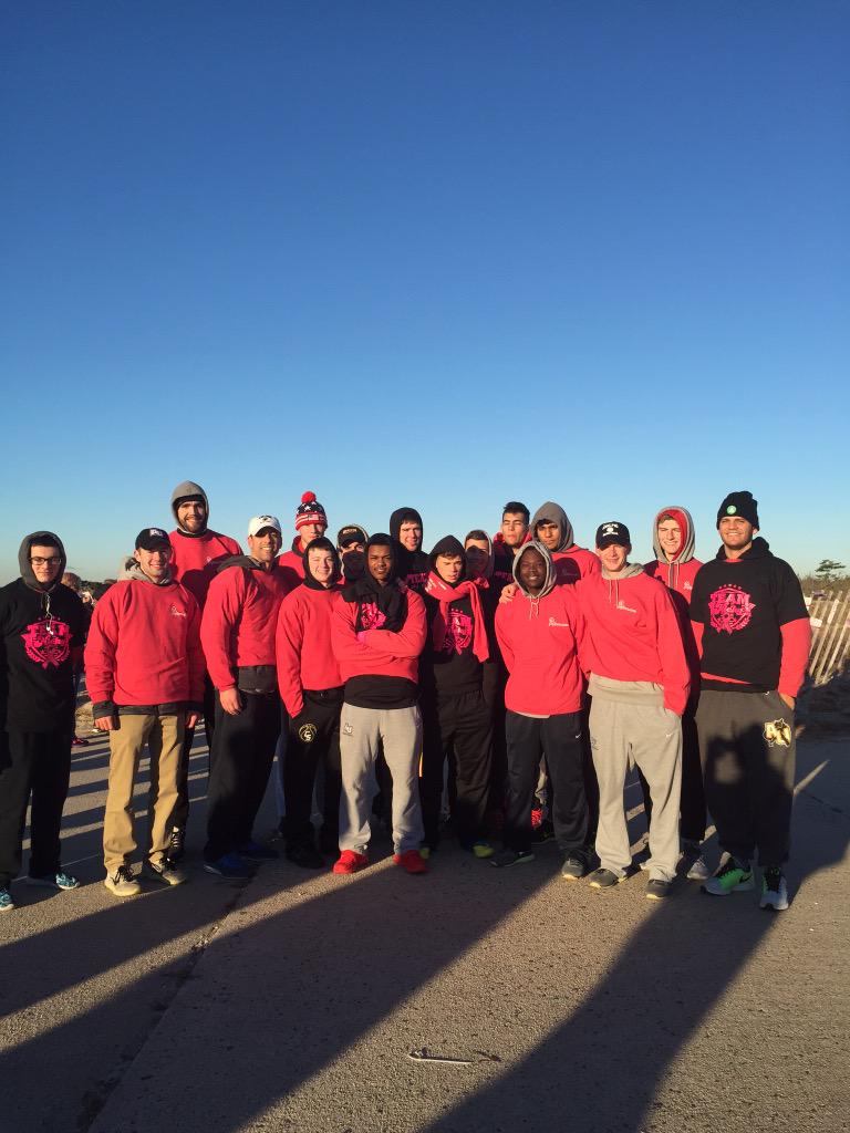 AdelphiMBB's tweet photo. Thrilled 2 participate in the @MakingStridesLi breast cancer walk 2day! #SelflessSunday http://t.co/02D5wM9Z2q