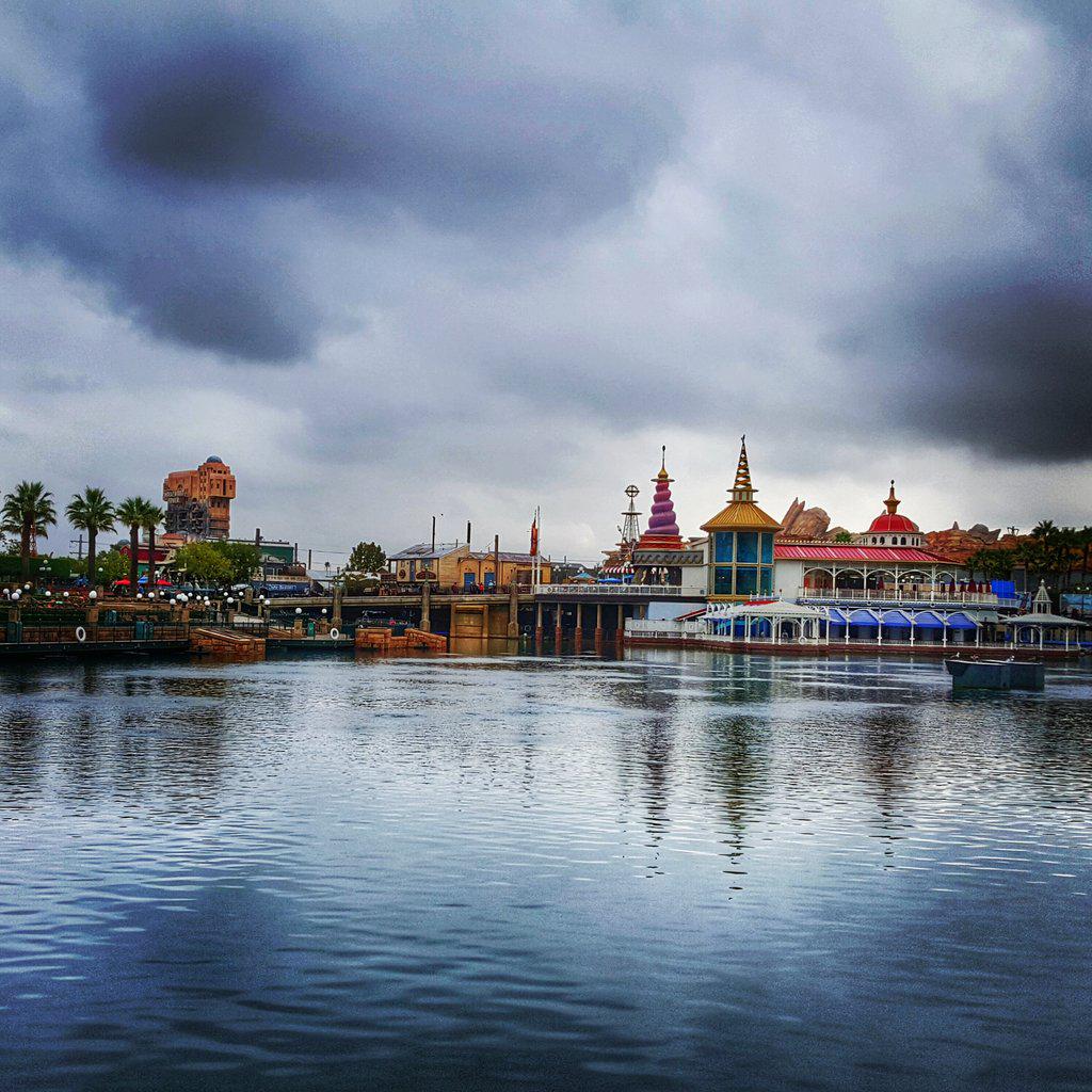 DisPhotoFanatic's tweet photo. Gloomy day on #paradisepier 

#disneyland #disneyland60 #dca #disneycaliforniaadventure #paradisebay #towerofterror http://t.co/0pBQik6y2c