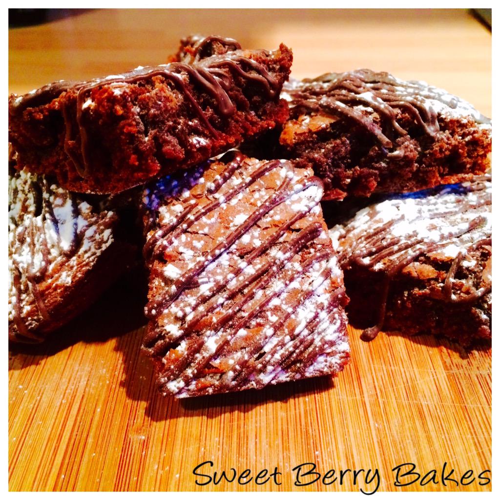 SBerrybakes's tweet photo. Great way to finish the week! #nutella #ChocolateWeek #chocolatebrownies #chocolate http://t.co/5xQXo2DLYN