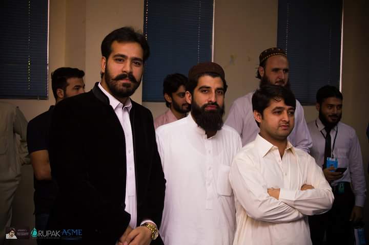 Taimour3459's tweet image. #Drupalcamppeshawar
#Looking Handsome :p