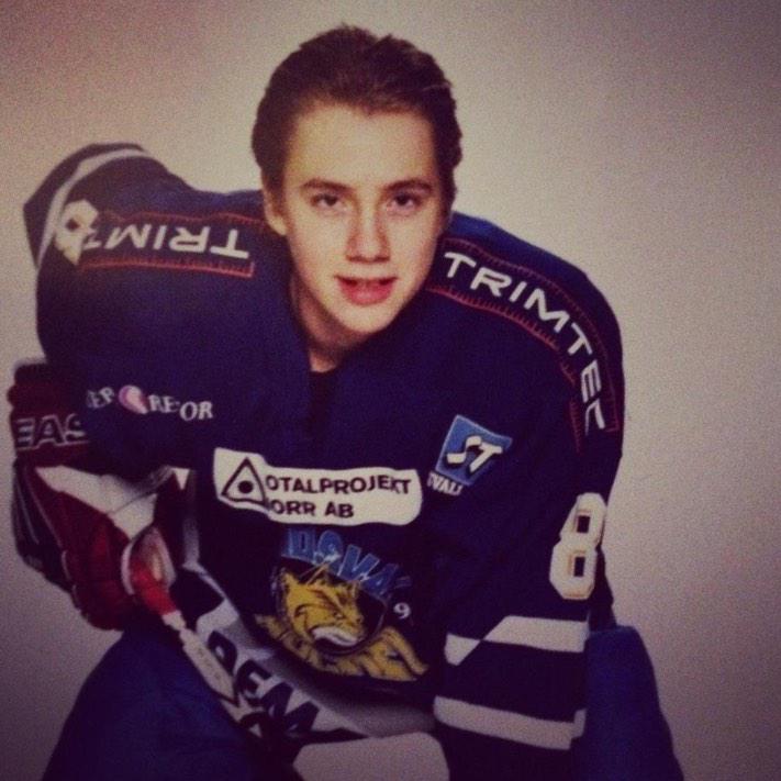 kebabbe's tweet photo. Hockey players🙌🏼😳😍😍🙈 http://t.co/DbQ1aLJXQe