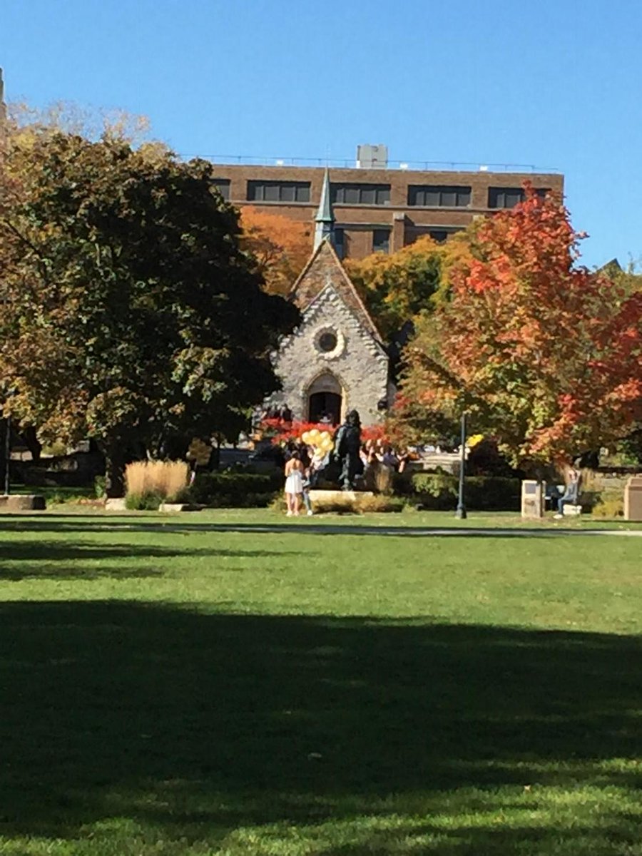 ShermanJeff's tweet photo. Amazingly beautiful day on the @marquetteu campus. http://t.co/2nDuQTL2wB