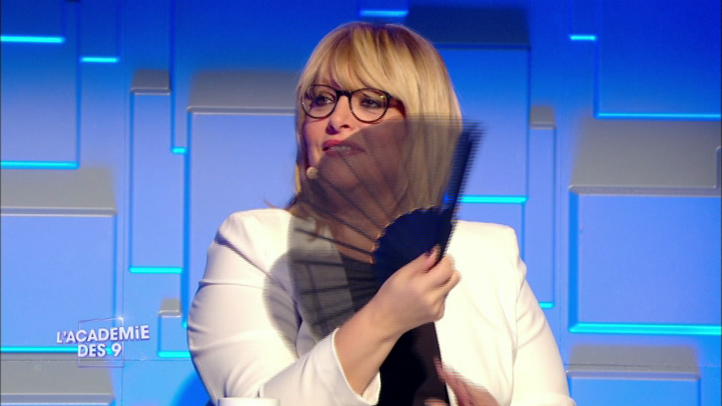 "Et mon éventail, il vous fait bander mon éventail ?" Non mais dis donc <a href="/CarolineDiament/">Caroline Diament</a> ! #AcadémieDes9