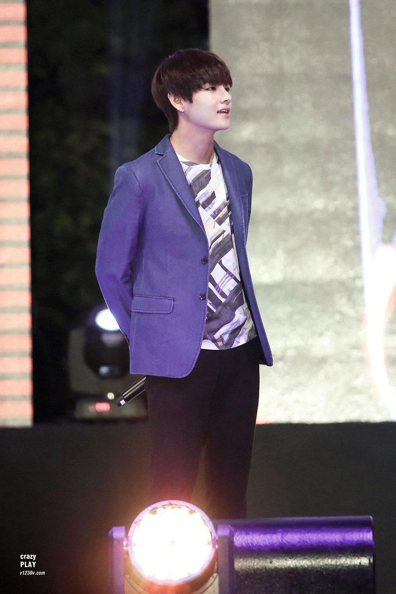 151016 4pics upload #V #뷔 #태형 <a href="/BTS_twt/">방탄소년단</a> >> v1230v.com