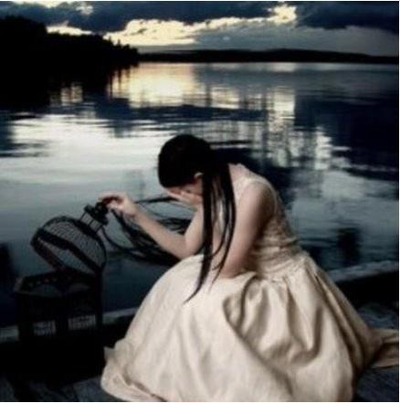 لماذا تخليت عني؟ إذا آنتَ تعلم أني أحبك آكثر مني لماذا؟

 #نزاريات