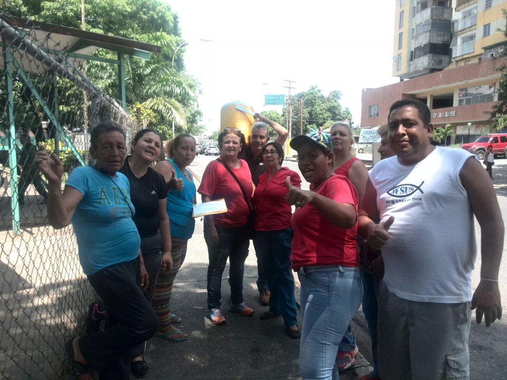 Alcaldiadaraure's tweet photo. Simulacro CNE2015 http://t.co/Js7n8nuEZw