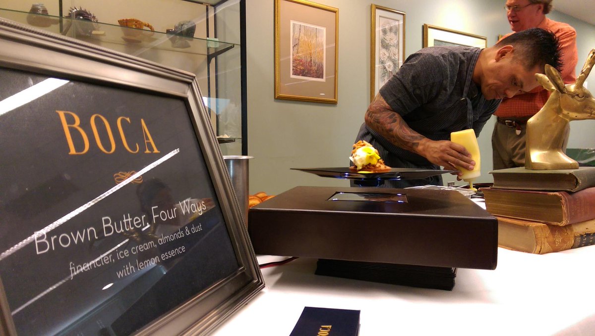 Grace_Yek's tweet image. Yes, the plate is suspended in mid air! @bocarestaurant #chefmagic #SIDSBrunch2015. @WCPO