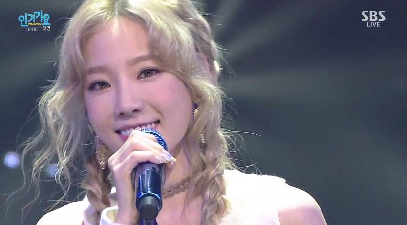taengame's tweet photo. [เนติเซน] แทยอนคว้าอันดับ 1 ในรายการ Inkigayo, ถ้วยที่ 4 "ผลสรุปแห่งความสำเร็จ"

#Taeyeon #I #I4thWin #Taeyeon4thWin http://t.co/AxgM3gfSCb
