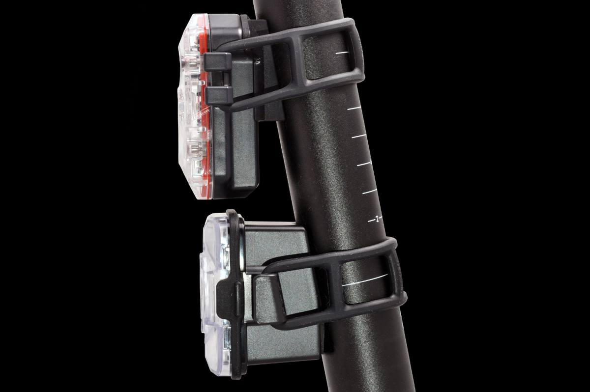 seesense_cc's tweet photo. Do you want a light with high brightness, long runtime or light and compact? Wouldn't you rather have them all! #ICON http://t.co/DJgYPZU3M3