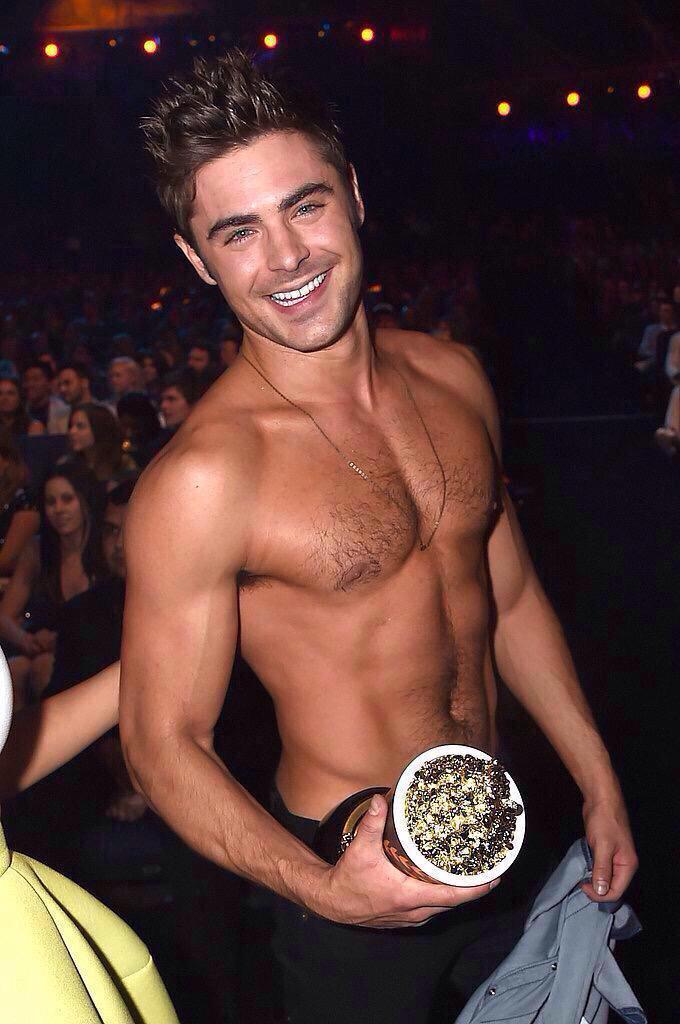 Happy Birthday to this beautiful man  . Let\s just appreciate the beauty of Zac Efron  