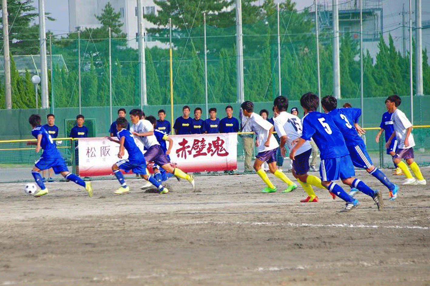 松阪工業高校 広報2 サッカー部 10月12日 月 祝 四日市工業高校にて 第94回全国高校サッカー 選手権三重県大会 が行われました 一回戦を川越高校と対戦し 1対2で惜敗しました 応援ありがとうございました Http T Co Fa3spofcvn Twitter