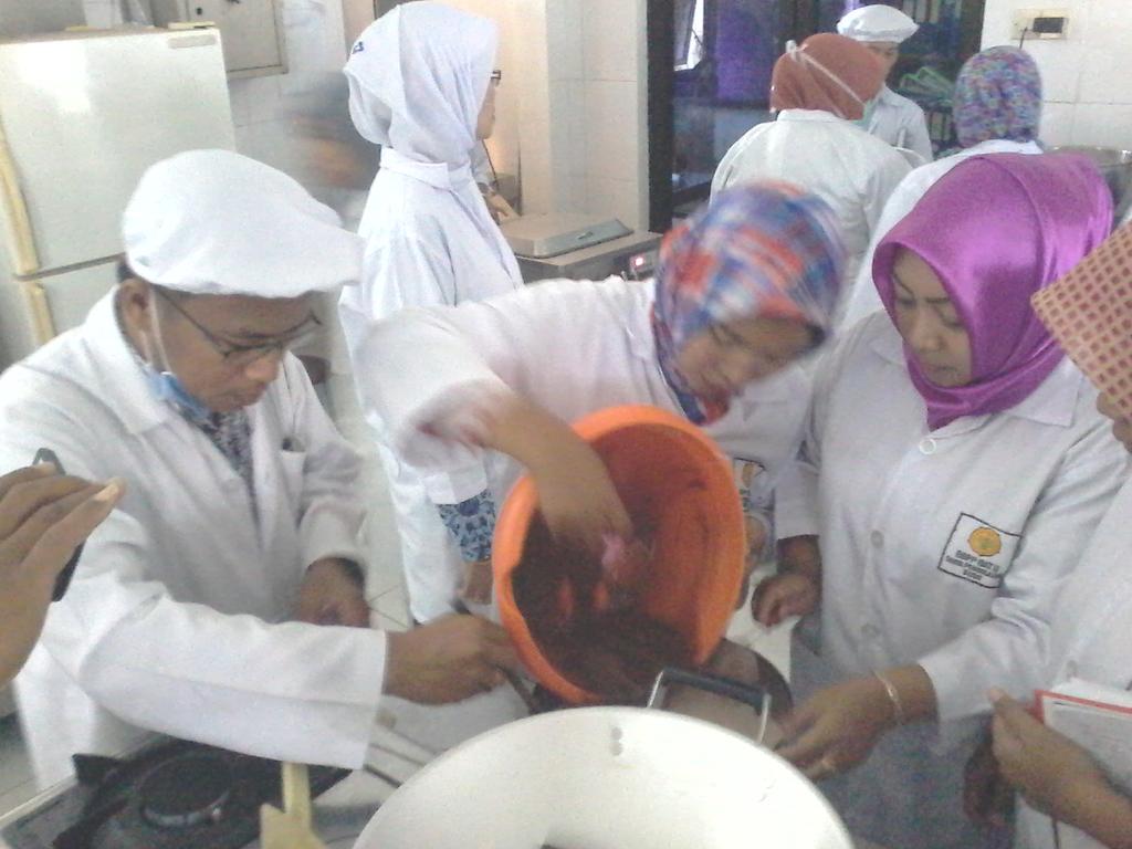 SNV & BBPP Batu- MilkProcessing Training: Participants are practicing to make ice cream and milk candy