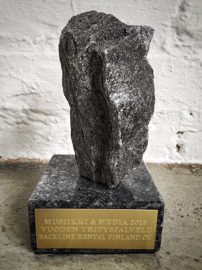 Backlinefi's tweet image. Vuoden yrityspalvelu! Musiikki &amp;amp; Median gaalassa meidät äänestettiin alan parhaaksi. Kiitos! #musicmedia2015