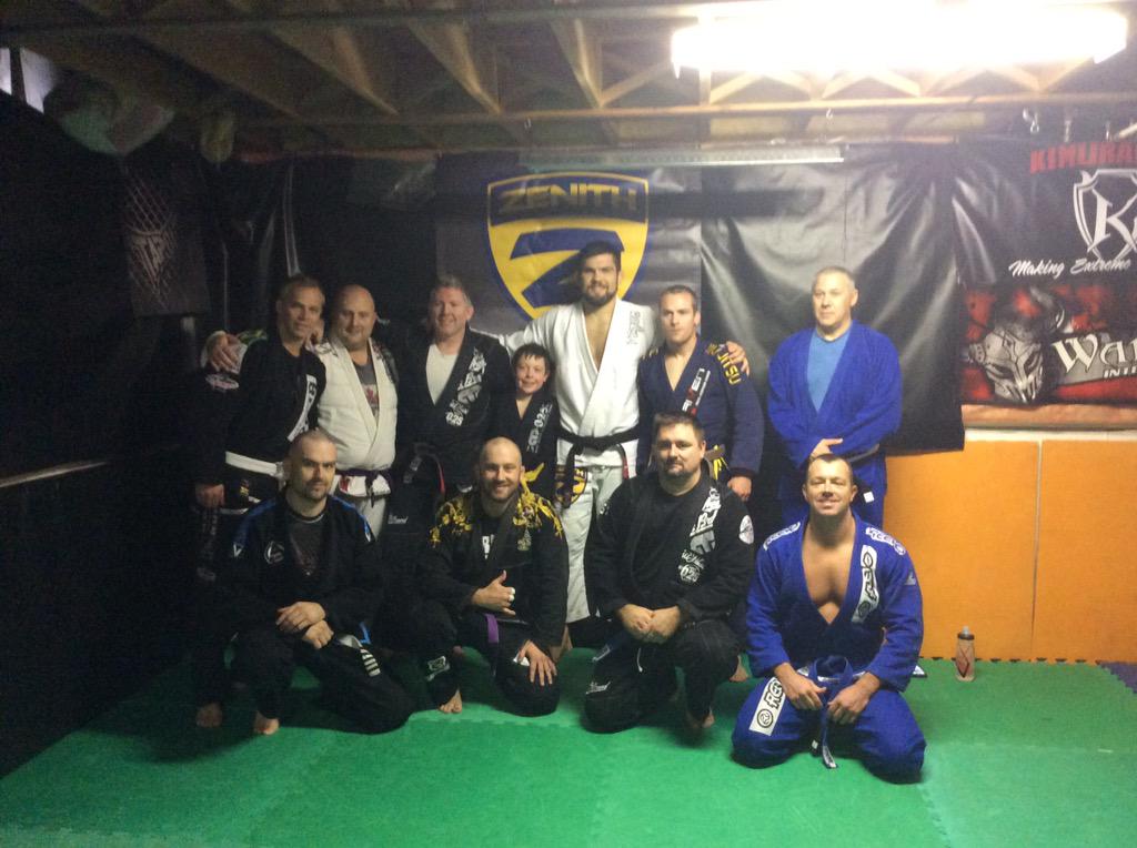 FatBeaverBJJ's tweet photo. Good rolls today! @Irishjake15 @beavertail73 @lostrage9 http://t.co/k7DmOsaBSP